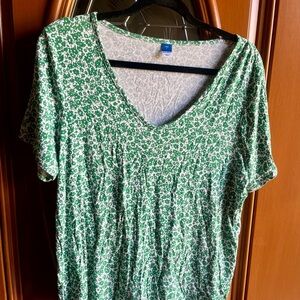 Women’s Large Old Navy Green Floral V-Neck Short Sleeve Luxe Top Size Large